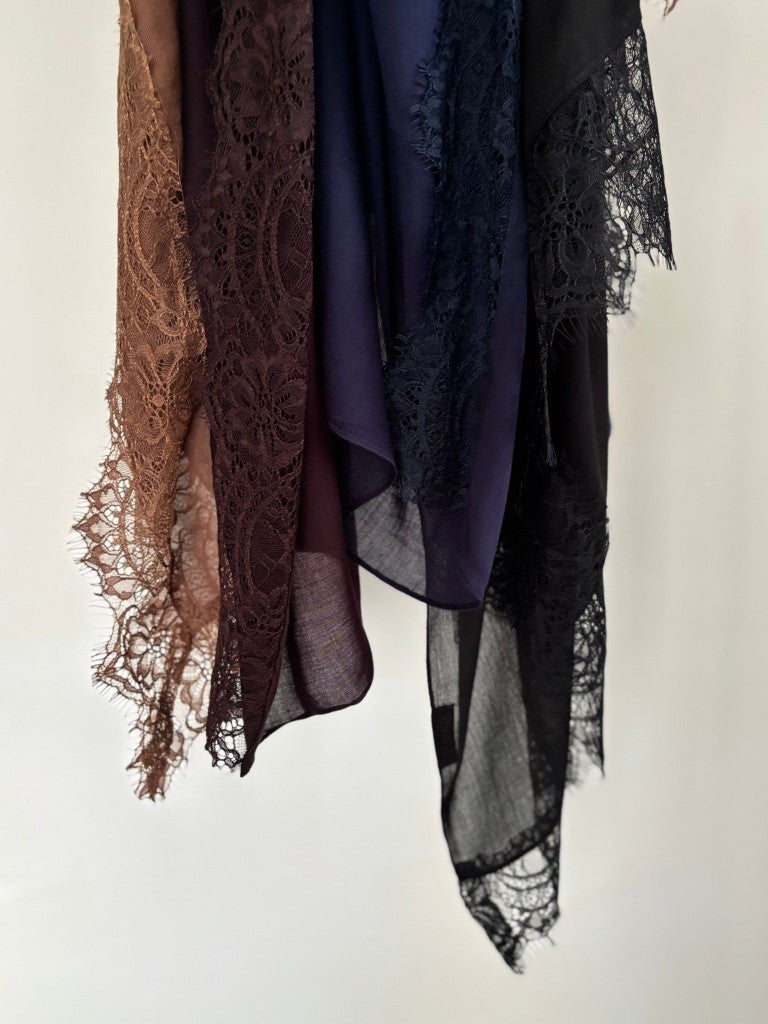 Lace modals